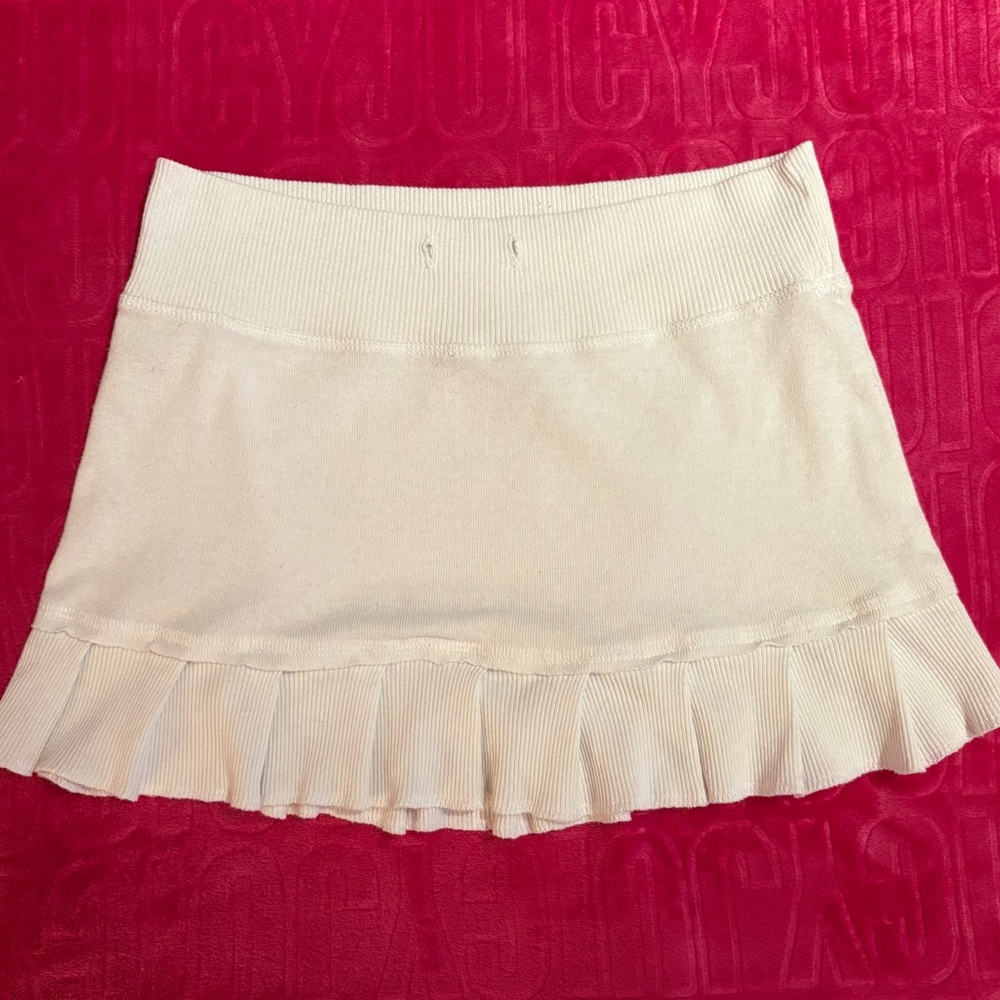 Y2K Wet Seal White Ribbed Mini Skirt – Ruffle Hem
